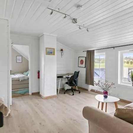 Hyggelig Enebolig Pa Notteroy, Rett Ved Golfbane Holiday home