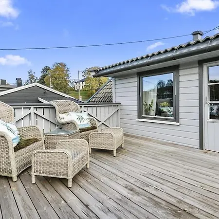 Hyggelig Enebolig Pa Notteroy, Rett Ved Golfbane Holiday home Notteroy